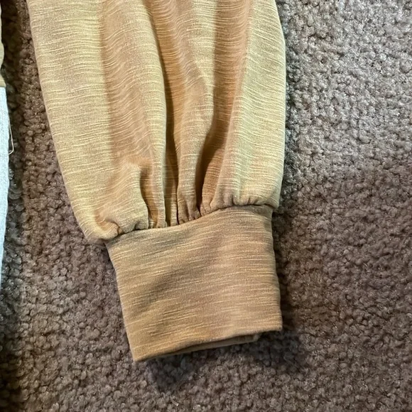 Mod Boutique Women Stripe Henley.  Small - Picture 4 of 5